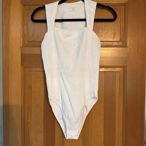 White‎ Square Neck Sleeveless Bodysuit